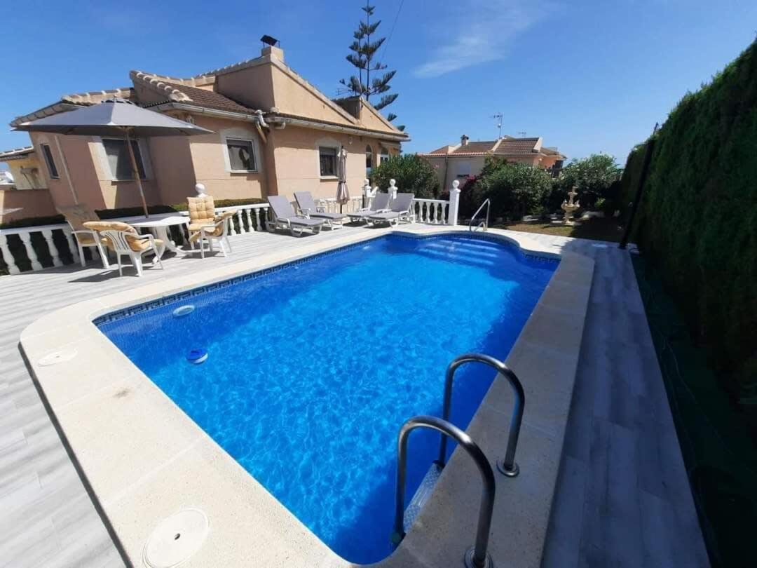 Quaint Ground Floor Apartment With Pool Lb1 Torrevieja Exteriér fotografie